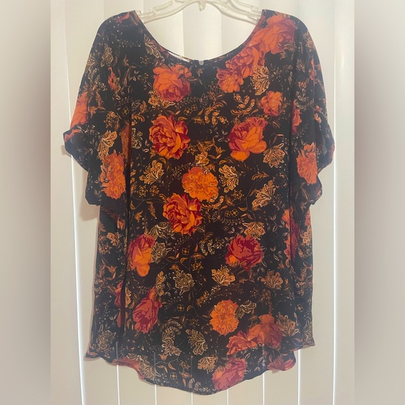 Black floral Maurices blouse - Picture 1 of 2
